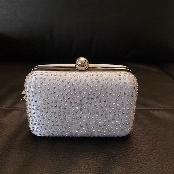 Evening clutch with pave diamonds - Picture 5 of 9